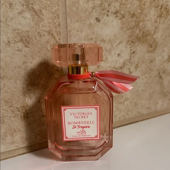 Victoria's Secret Bombshell St. Tropez Eau de Parfum - Coral - Picture 2 of 4